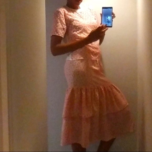 Small Senlis Beautiful Pink Floral Tee with Small Tiered Ruffle  Skirt - Picture 8 of 10